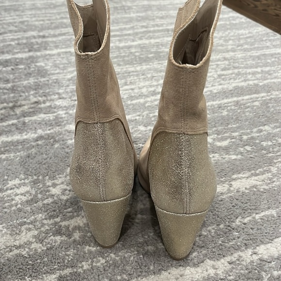 Dolce vita nestly booties in dune. - Picture 3 of 3